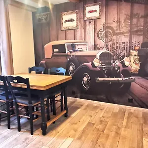 Le Vieux Tacot Avec Garage Le Puy-en-Velay